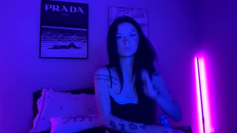 amereyraylyn2 online show from April 15, 2026, 12:06 am