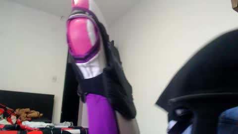 Snapshot of american_challenges chatting on March 10, 2025, 10:55 pm miguel online show from March 10, 2025, 10:55 pm