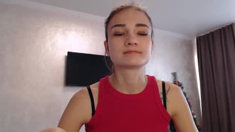 Julia  online show from January 6, 2026, 9:02 am