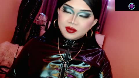 Queen Mireska online show from March 31, 2026, 4:18 pm