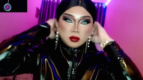 Snapshot of amiadoll chatting on July 12, 2026, 1:46 pm Queen Mireska online show from July 12, 2026, 1:46 pm
