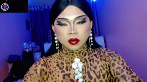 Snapshot of amiadoll chatting on August 4, 2026, 3:36 pm Queen Mireska online show from August 4, 2026, 3:36 pm