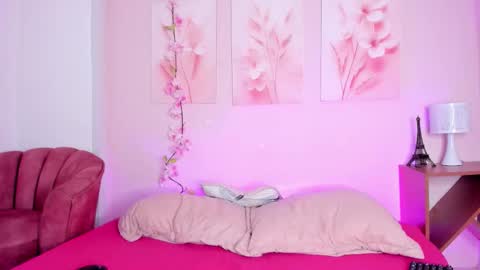 Snapshot of amiiclark chatting on February 18, 2026, 7:10 pm AmiiClark online show from February 18, 2026, 7:10 pm