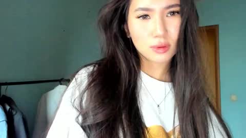 Amina online show from October 24, 2025, 12:01 pm