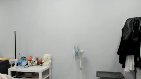 Snapshot of amina_artin chatting on April 18, 2026, 6:12 pm Amina online show from April 18, 2026, 6:12 pm