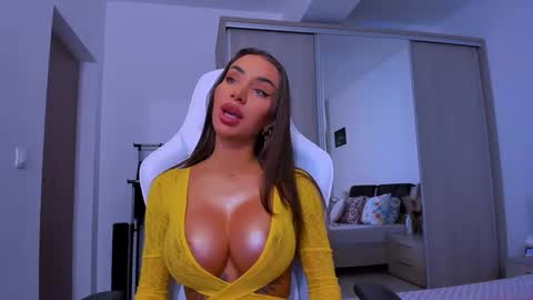 Snapshot of amiracataleya chatting on January 20, 2025, 9:46 am Arinna online show from January 20, 2025, 9:46 am