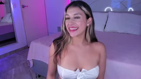 Snapshot of ammy_camm chatting on December 10, 2024, 8:30 am Ammy  online show from December 10, 2024, 8:30 am
