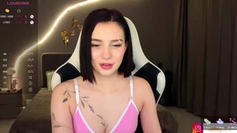 Ammy  dont forget to thumbs up me  online show from December 14, 2025, 2:50 am