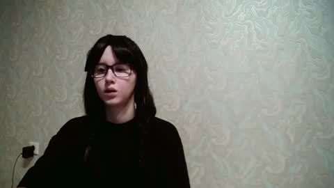 Amomira online show from September 15, 2025, 2:44 am