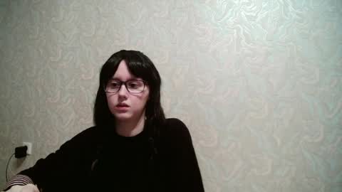 Amomira honeyx online show from May 18, 2026, 4:02 pm