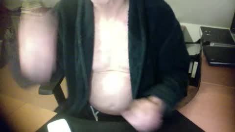 Snapshot of amor2200 chatting on February 7, 2026, 11:08 pm Amor2200 online show from February 7, 2026, 11:08 pm