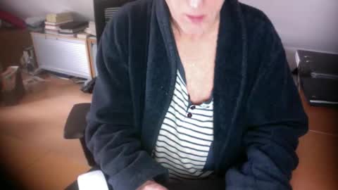 Snapshot of amor2200 chatting on February 13, 2026, 9:38 am Amor2200 online show from February 13, 2026, 9:38 am