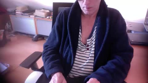 Snapshot of amor2200 chatting on February 15, 2026, 11:08 am Amor2200 online show from February 15, 2026, 11:08 am