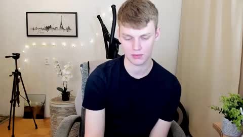 Andrew Amor online show from November 1, 2025, 5:04 pm