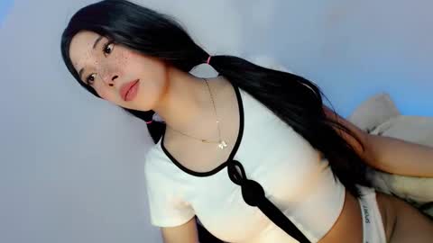 Belle Tylor online show from December 7, 2024, 5:04 am