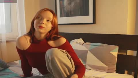 Snapshot of amora_bloom chatting on November 7, 2025, 5:51 am amora_bloom online show from November 7, 2025, 5:51 am