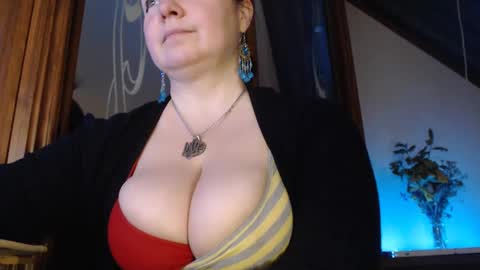 amorelara online show from February 27, 2025, 6:07 am