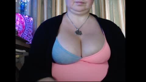 amorelara online show from September 24, 2025, 9:01 am