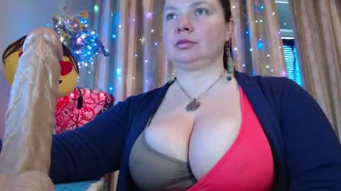 amorelara online show from March 8, 2026, 7:45 am