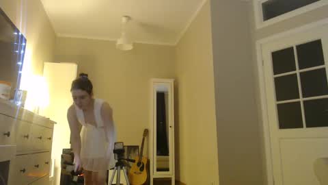 Snapshot of amoremeoww chatting on March 6, 2025, 3:45 pm miss unforgettable online show from March 6, 2025, 3:45 pm