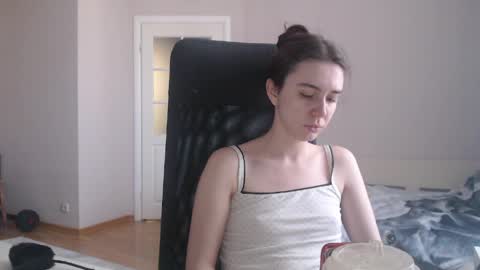 miss unforgettable online show from April 1, 2026, 11:44 am