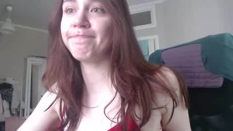 Snapshot of amoremeoww chatting on May 19, 2026, 11:05 am miss unforgettable online show from May 19, 2026, 11:05 am