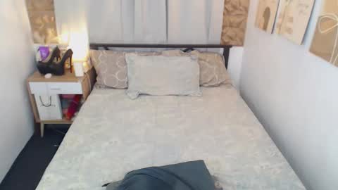 amorgisela online show from November 6, 2025, 4:13 am