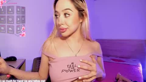 Amorkiss online show from September 16, 2025, 3:40 am