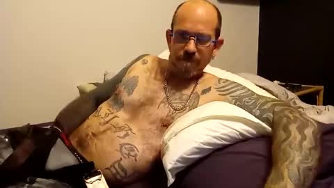 Snapshot of amunrethegod chatting on October 19, 2025, 9:26 pm amunrethegod online show from October 19, 2025, 9:26 pm