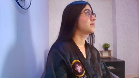 amy__wats0n online show from November 11, 2025, 7:25 pm