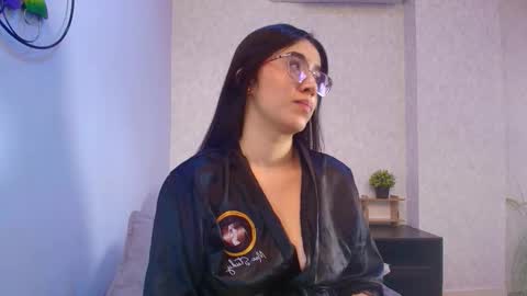 amy__wats0n online show from November 24, 2025, 7:13 pm