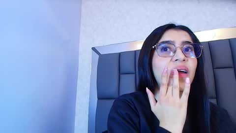 amy__wats0n online show from May 19, 2026, 7:09 pm