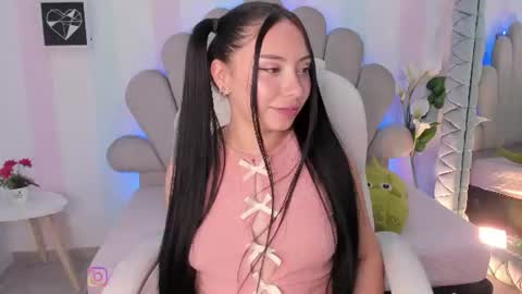 Snapshot of amy_bunniie chatting on July 27, 2026, 9:44 pm Amy online show from July 27, 2026, 9:44 pm