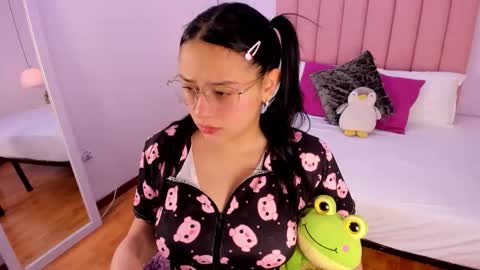 Aleja   online show from November 19, 2025, 2:55 am