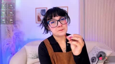 Snapshot of amy_lit chatting on February 5, 2026, 8:24 pm Hello I am Allison Welcome to my room and let is have a good time together whith me online show from February 5, 2026, 8:24 pm