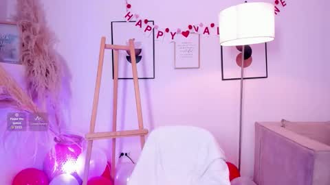 Snapshot of amy_lit chatting on February 14, 2026, 5:53 pm Hello I am Allison Welcome to my room and let is have a good time together whith me online show from February 14, 2026, 5:53 pm