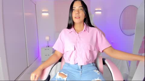Snapshot of amy_medina_ chatting on December 4, 2024, 6:50 pm Emily online show from December 4, 2024, 6:50 pm