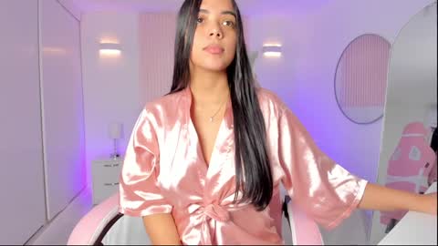 Snapshot of amy_medina_ chatting on December 13, 2024, 6:05 pm Emily online show from December 13, 2024, 6:05 pm