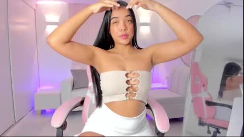 Snapshot of amy_medina_ chatting on February 15, 2025, 2:44 pm Emily online show from February 15, 2025, 2:44 pm