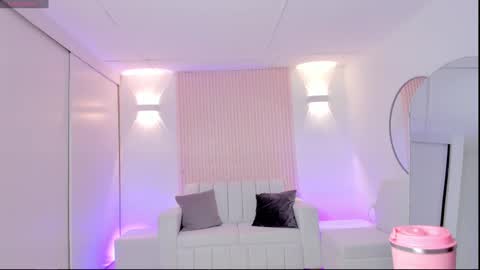 Snapshot of amy_medina_ chatting on March 7, 2025, 2:23 pm Emily online show from March 7, 2025, 2:23 pm