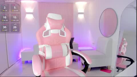 Snapshot of amy_medina_ chatting on March 12, 2025, 4:13 pm Emily online show from March 12, 2025, 4:13 pm