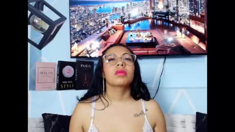 Emy Noa  online show from May 31, 2026, 3:04 am
