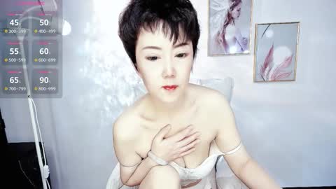 Snapshot of amy_olivia88 chatting on November 6, 2025, 9:26 pm Olivia online show from November 6, 2025, 9:26 pm