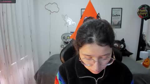 Amy sophia 3 online show from October 23, 2025, 12:15 pm