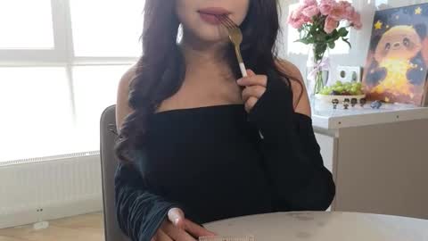 girl next door named Amy online show from October 22, 2025, 5:19 am