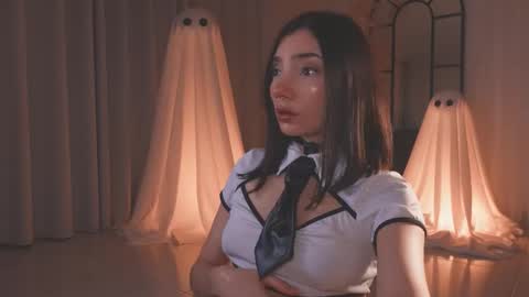 Amy Armstrong online show from October 13, 2025, 1:27 am