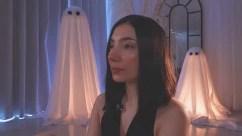 Amy Armstrong online show from October 21, 2025, 2:29 pm