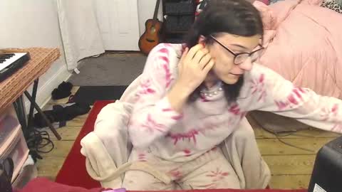 Snapshot of amyattack chatting on January 22, 2025, 10:40 am Trashely Gimpson online show from January 22, 2025, 10:40 am