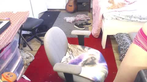 Snapshot of amyattack chatting on February 17, 2025, 9:19 pm Trashely Gimpson online show from February 17, 2025, 9:19 pm