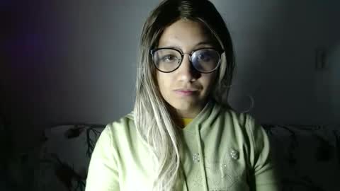 Snapshot of amycosplay99 chatting on January 1, 2025, 11:05 am amycosplay99 online show from January 1, 2025, 11:05 am